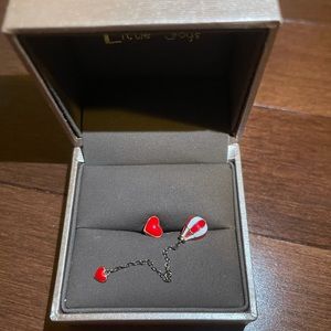 Earring in hot air balloon shape